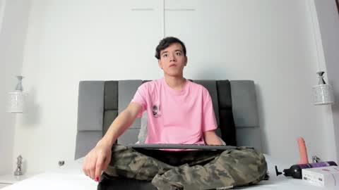 Snapshot of bunny_maxxi chatting on December 2, 12:40 pm bunny online show from December 2, 12:40 pm