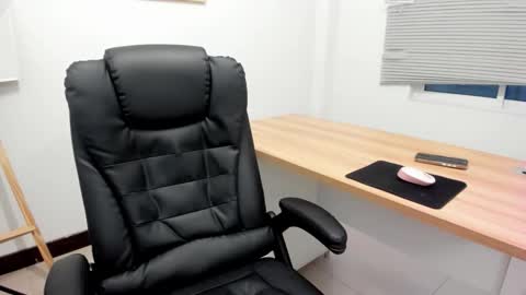 Snapshot of bunny_maxxi chatting on November 20, 12:16 pm bunny online show from November 20, 12:16 pm