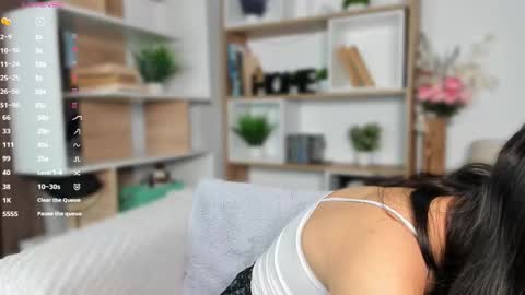 Aria online show from February 17, 8:00 am