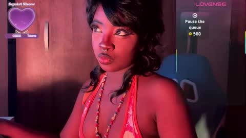 Snapshot of bunny_secrets chatting on October 2, 3:24 am Isa online show from October 2, 3:24 am