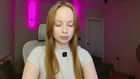 Snapshot of bunny_shinel chatting on July 8, 2:43 pm Mary online show from July 8, 2:43 pm
