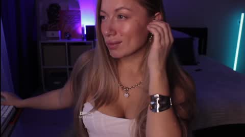 B U N N Y online show from December 14, 3:18 am