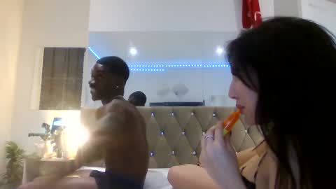 Snapshot of bunnyandbuck chatting on September 13, 10:53 pm bunnyandbuck online show from September 13, 10:53 pm