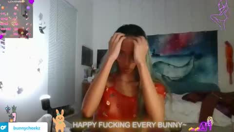 Tokki  bunny  online show from December 4, 7:17 am