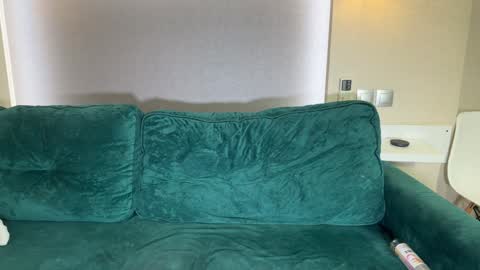 Bonny and Clide  Help us by thumbs up  online show from December 5, 9:18 am