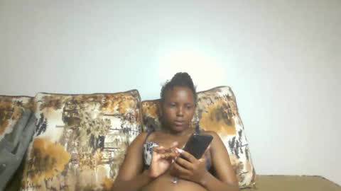 bunnydiva_ online show from March 17, 7:12 am