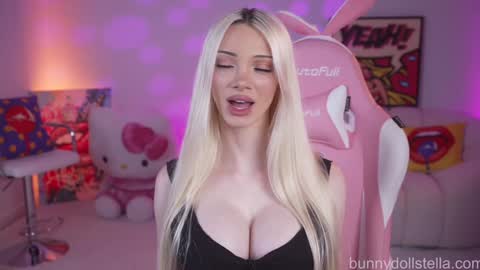 Stella online show from November 13, 1:04 am