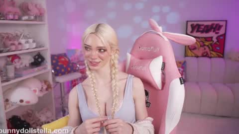 Stella online show from April 13, 11:10 pm