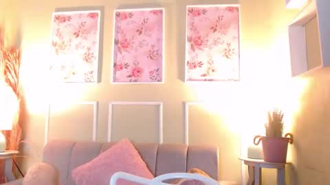 Snapshot of bunnyleahxxx chatting on February 1, 12:15 pm ANASTASIA online show from February 1, 12:15 pm