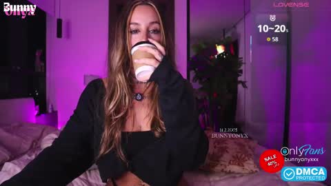 Snapshot of bunnyonyx chatting on November 2, 10:56 pm Stephanie Next stream TUESDAY 6pm PDT online show from November 2, 10:56 pm