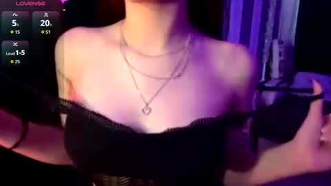 Snapshot of bunnytrussel chatting on July 19, 7:01 am Bella online show from July 19, 7:01 am