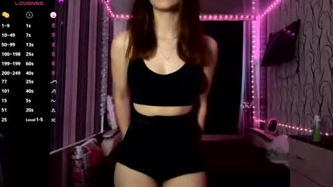 Snapshot of bunnytrussel chatting on July 28, 12:48 pm Bella online show from July 28, 12:48 pm