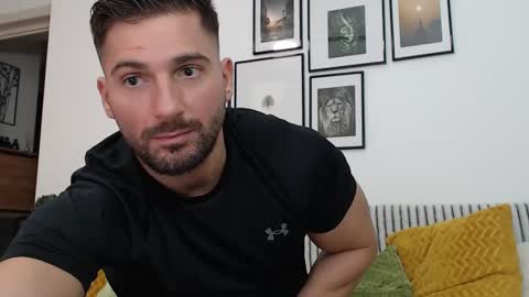 Snapshot of bunzdanny chatting on February 4, 8:28 pm BunzDanny online show from February 4, 8:28 pm