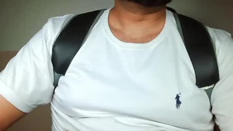 Hairy Arabian online show from December 25, 9:00 pm