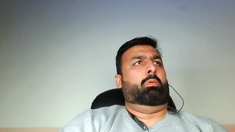 Hairy Arabian online show from February 9, 1:03 pm