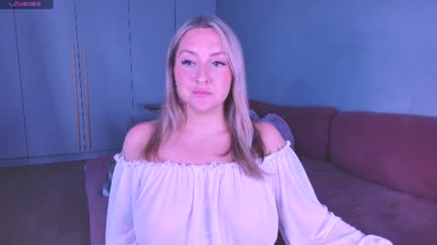 Snapshot of burn_lissa chatting on July 12, 7:27 pm Lissa online show from July 12, 7:27 pm