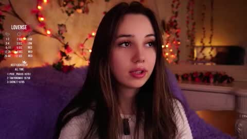 Snapshot of burnletitallburn chatting on December 18, 3:12 am Jessica online show from December 18, 3:12 am