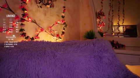 Snapshot of burnletitallburn chatting on December 21, 3:13 am Jessica online show from December 21, 3:13 am