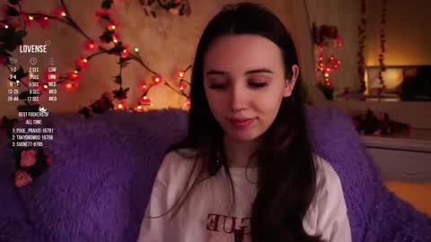 Snapshot of burnletitallburn chatting on December 23, 1:58 am Jessica online show from December 23, 1:58 am