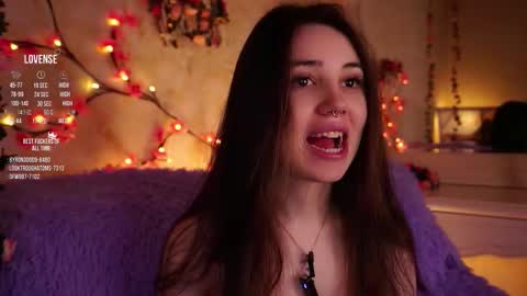 Snapshot of burnletitallburn chatting on January 8, 2:03 am Jessica online show from January 8, 2:03 am