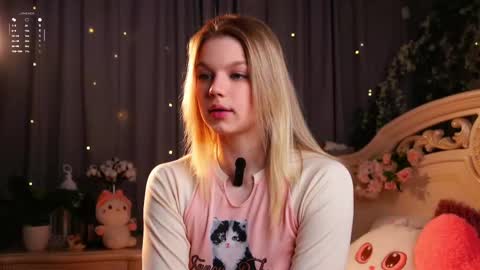 Snapshot of burnletitallburn chatting on March 8, 4:11 pm Jessica online show from March 8, 4:11 pm