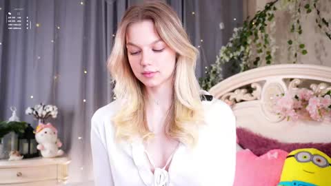 Snapshot of burnletitallburn chatting on March 15, 3:51 pm Jessica online show from March 15, 3:51 pm