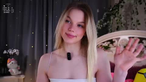 Snapshot of burnletitallburn chatting on March 16, 4:44 pm Jessica online show from March 16, 4:44 pm