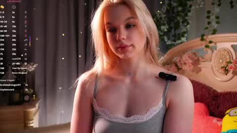 Snapshot of burnletitallburn chatting on April 13, 4:45 pm Jessica online show from April 13, 4:45 pm