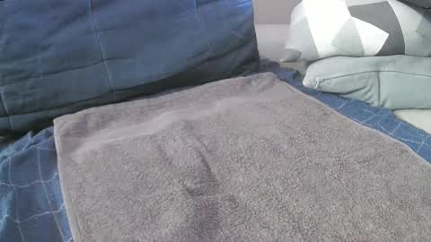 Snapshot of burns777 chatting on February 18, 11:52 pm Burns777 online show from February 18, 11:52 pm