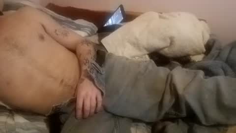 Snapshot of buster18hymen chatting on January 13, 7:00 am Buster18Hymen online show from January 13, 7:00 am