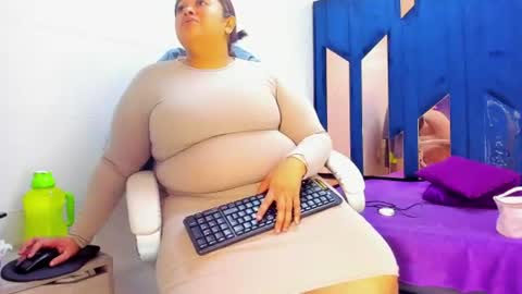 Snapshot of busty_juicyy chatting on July 10, 2:30 pm busty juicyy online show from July 10, 2:30 pm