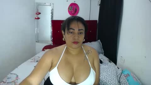 busty_latinax online show from December 16, 3:22 am