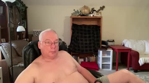 Snapshot of bustyballs100 chatting on November 21, 3:22 pm bustyballs100 online show from November 21, 3:22 pm