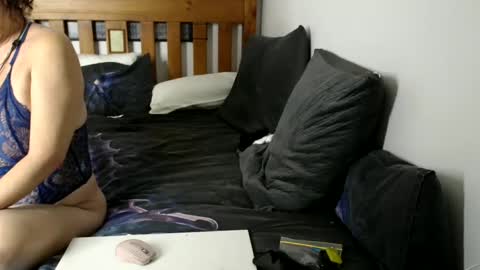 bustyboilie7 online show from April 1, 2:58 pm