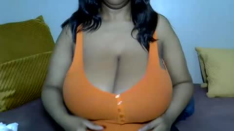 Snapshot of bustytessa37 chatting on June 30, 3:07 am bustytessa37 online show from June 30, 3:07 am