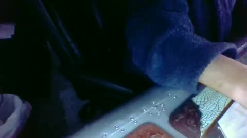 Snapshot of butslutt2 chatting on January 8, 12:18 pm butslutt2 online show from January 8, 12:18 pm