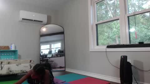 Snapshot of butt3rcup chatting on September 29, 10:58 pm Goddess online show from September 29, 10:58 pm