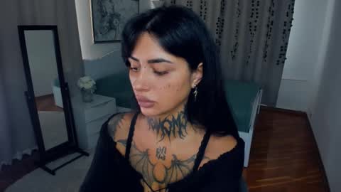 Snapshot of butter_f1y chatting on September 18, 6:26 am Sabrina online show from September 18, 6:26 am