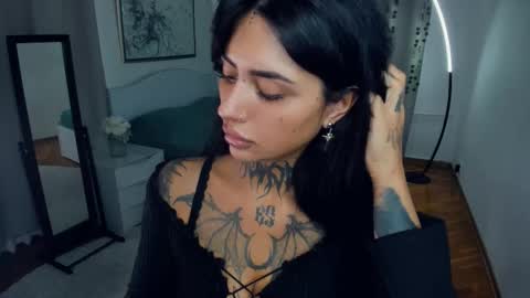 Snapshot of butter_f1y chatting on September 20, 6:14 am Sabrina online show from September 20, 6:14 am