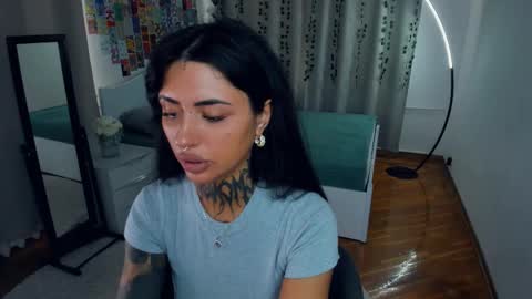 Snapshot of butter_f1y chatting on October 9, 6:22 am Sabrina online show from October 9, 6:22 am
