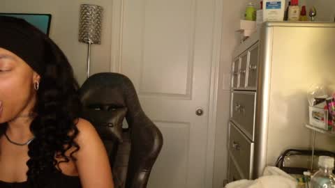 butterfly booty online show from April 2, 10:24 am