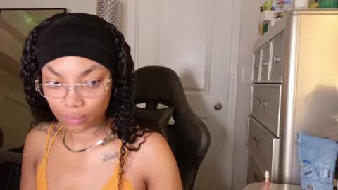 Snapshot of butterflybootyy chatting on May 9, 7:02 am butterfly booty online show from May 9, 7:02 am
