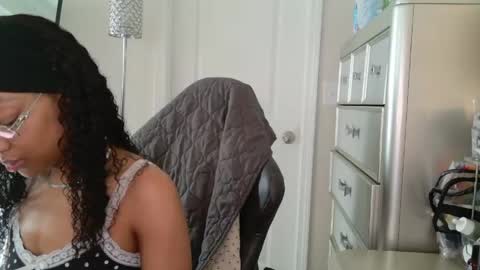 Snapshot of butterflybootyy chatting on May 28, 12:57 pm butterfly booty online show from May 28, 12:57 pm