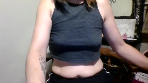 Snapshot of buttonz455 chatting on June 29, 7:47 am Buttonz455 online show from June 29, 7:47 am