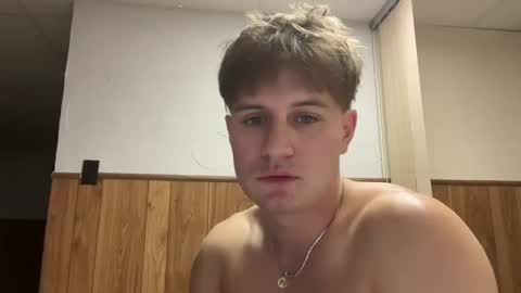 Snapshot of buzz5127 chatting on October 14, 3:51 am buzz5127 online show from October 14, 3:51 am