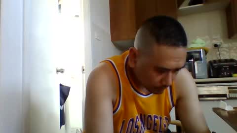 Snapshot of buzzalds888 chatting on March 23, 2:15 am buzzalds888 online show from March 23, 2:15 am