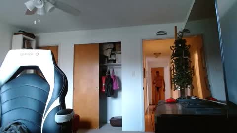 bwall1425 online show from March 31, 12:05 pm