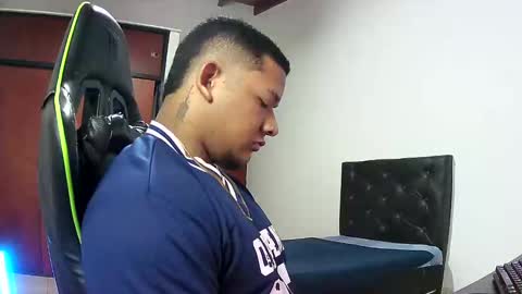 Snapshot of caballerozodi chatting on November 12, 7:03 pm caballerozodi online show from November 12, 7:03 pm