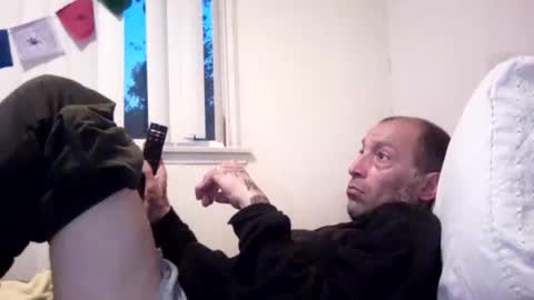 caga_palos online show from January 18, 2:43 pm