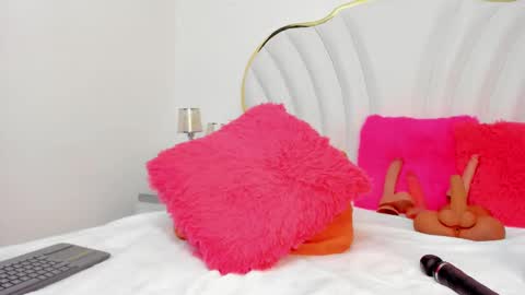 Cahitlin  online show from February 28, 10:09 am